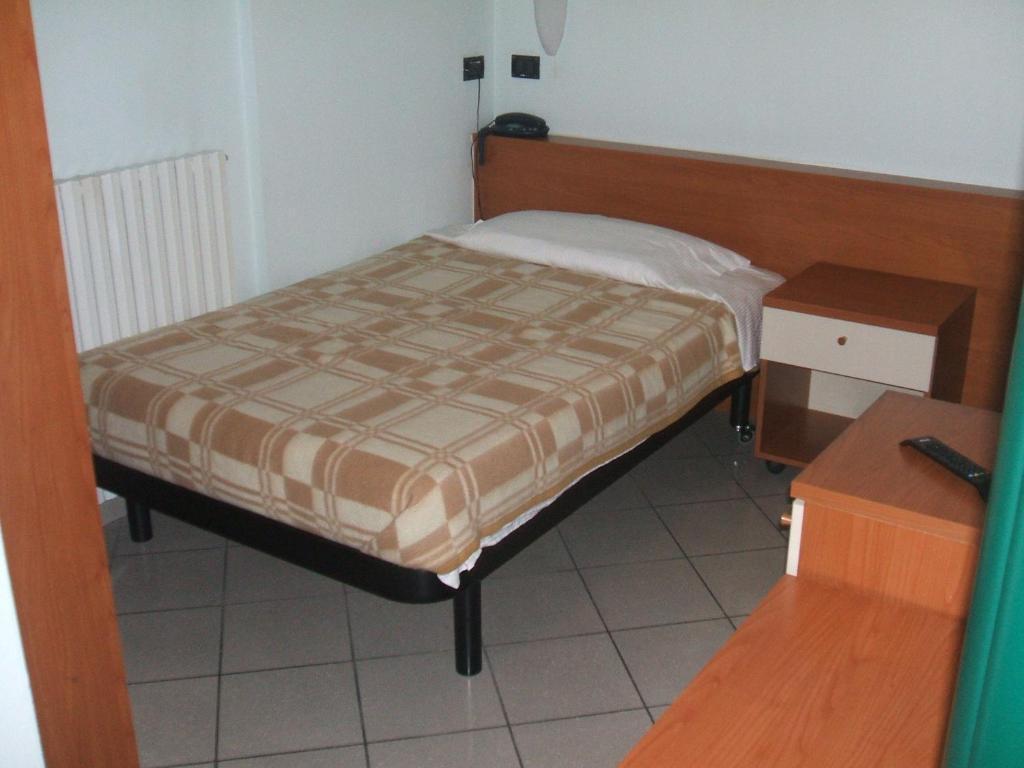 Hotel Kristall Loiano Habitación foto